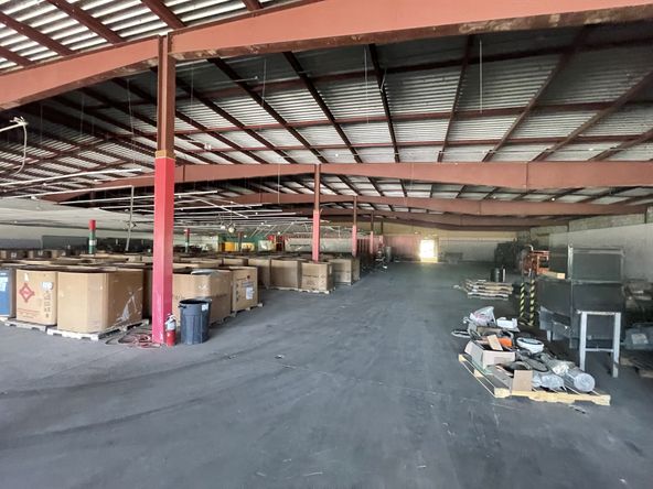 Stoller Building: 909-929 N. Coliseum Boulevard, Fort Wayne, IN 46805